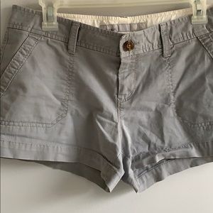 Old navy size 6 grey low rise shorts